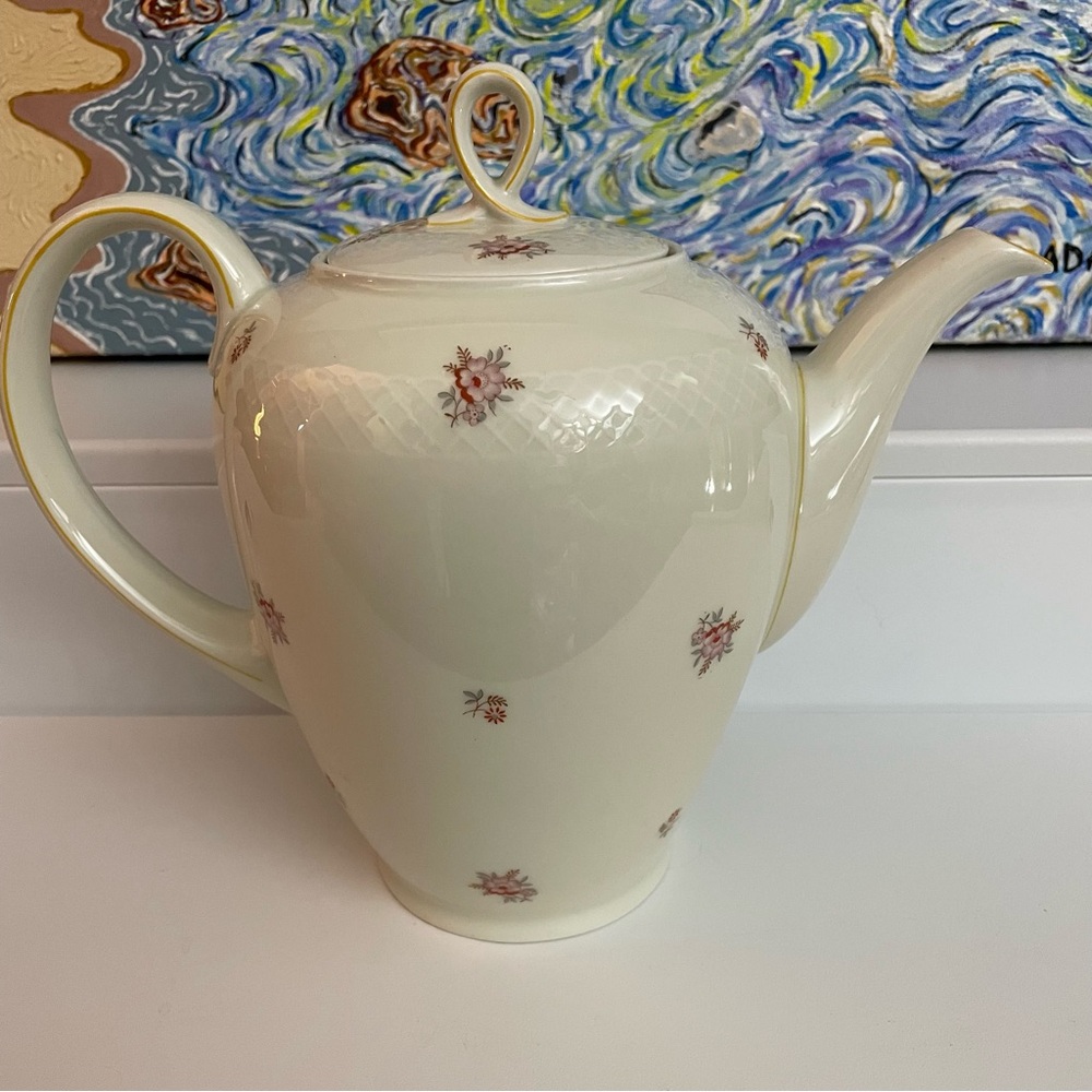 Vintage Porcelain Coffee/Teapot by Eschenbach Roswitha (Floral)